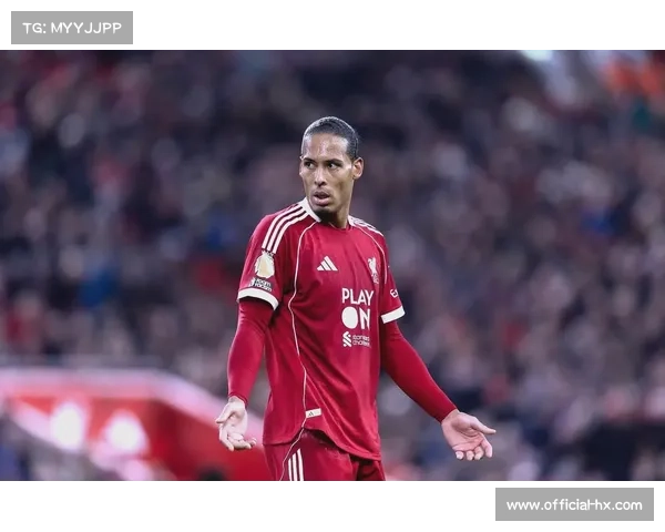 范戴克与萨拉赫训练场交流,利物浦更衣室气氛受关注